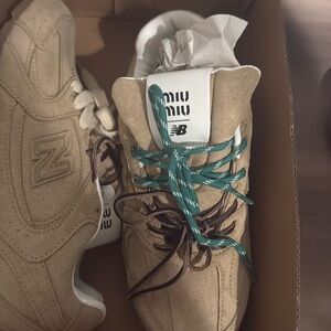 NWB Miu Miu x New Balance👟